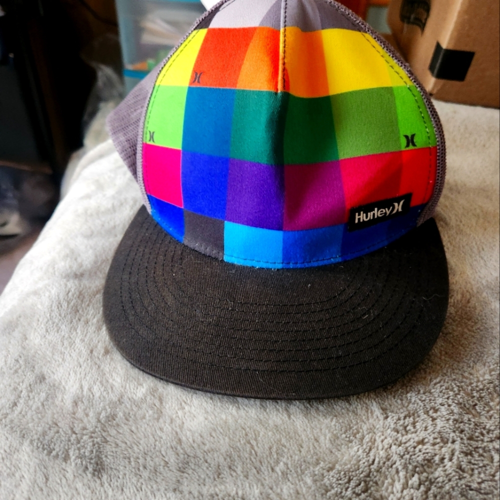Hurley trucker hat